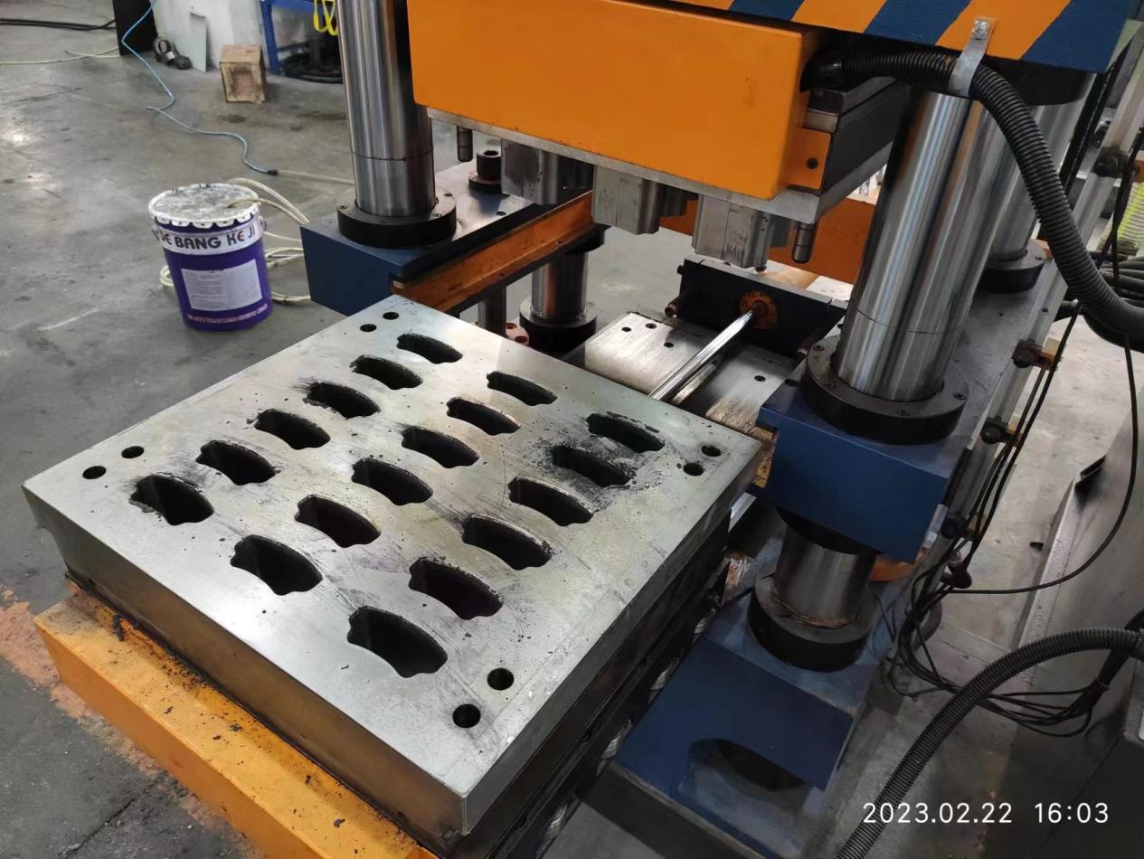 Hot Press Machine: Casting VS Welding technology